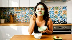 Mascarilla facial sencilla que salvará tu piel después de un largo día bajo el sol